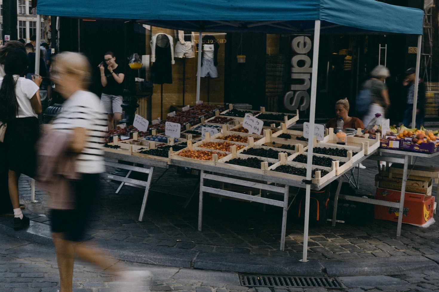 Comment réserver un espace aux Halles Llotja ?